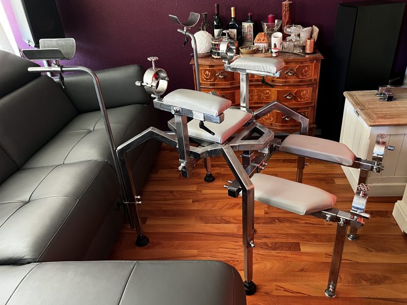 Strafbock mit Sklavenstuhlmodul