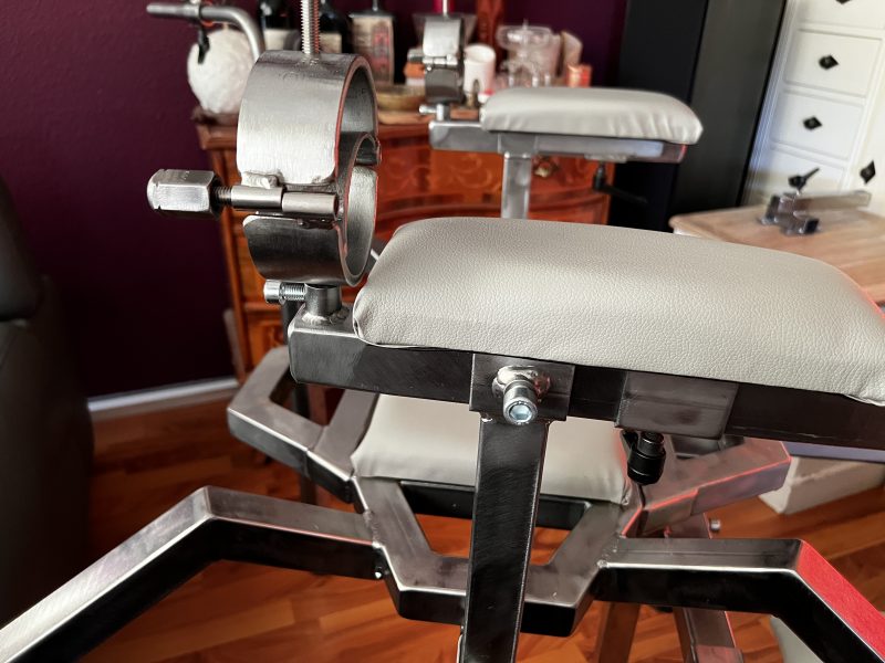 Strafbock mit Sklavenstuhlmodul