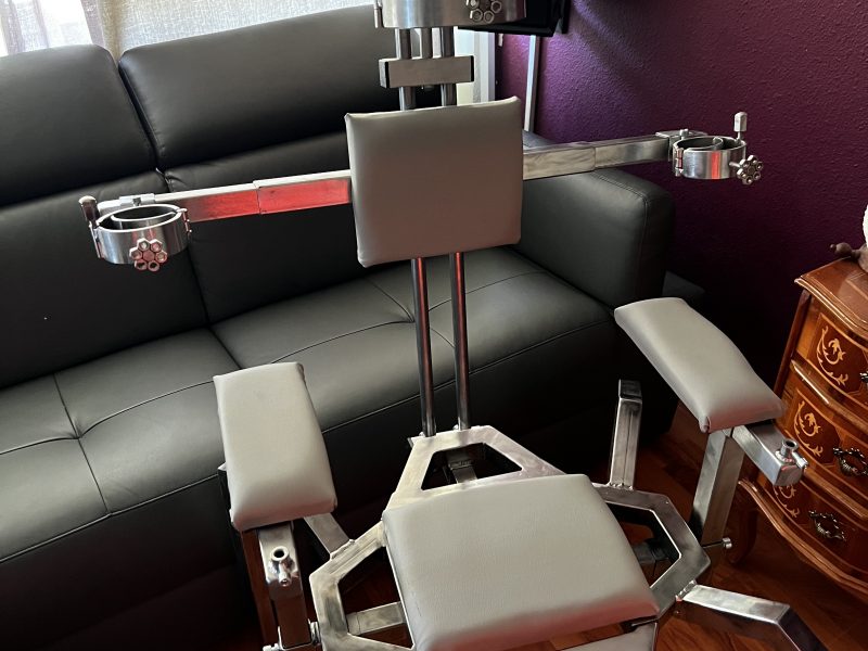 Strafbock mit Sklavenstuhlmodul