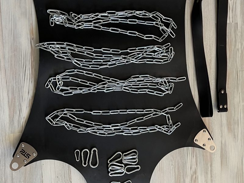 Liebesschaukel mit Karabiner und Ketten