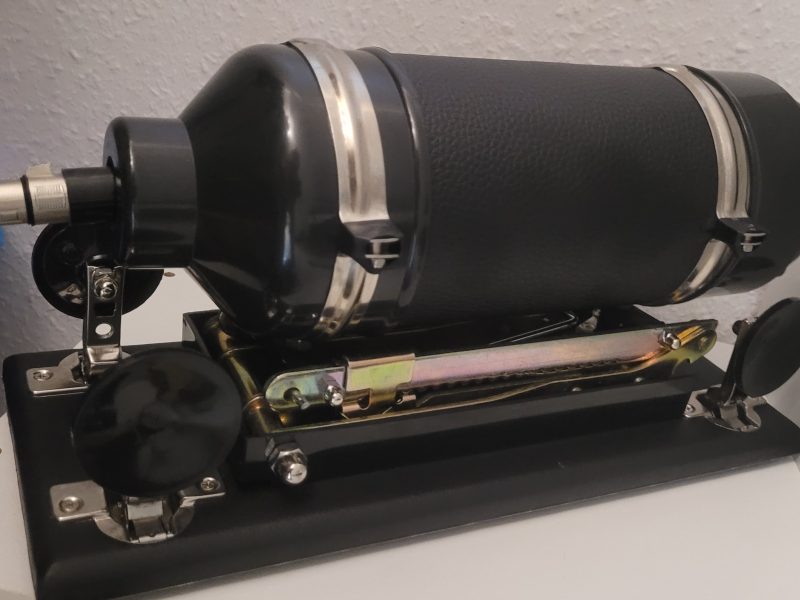 Studioauflösung....Andreaskreuz,Käfig....Fickmaschine uvm.