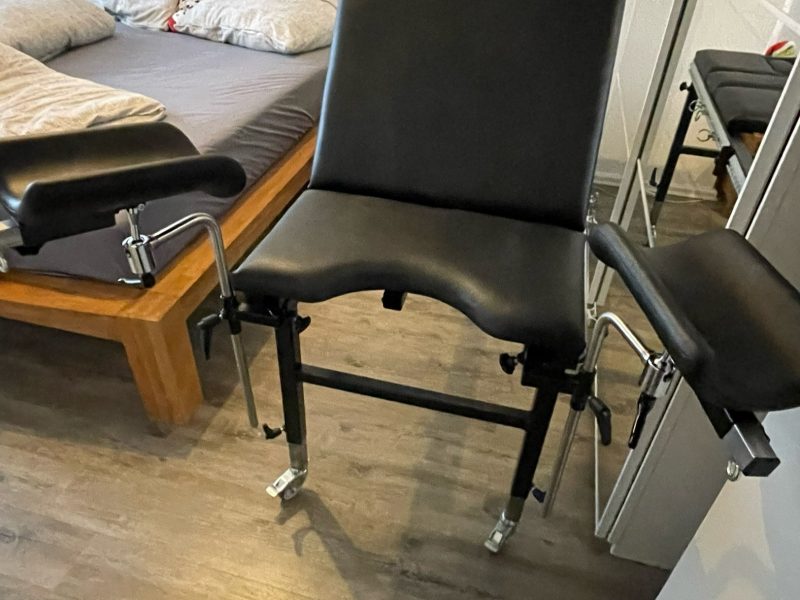 Sehr gut erhaltene Multifunktions-Klinik-Bank von Eviltoys