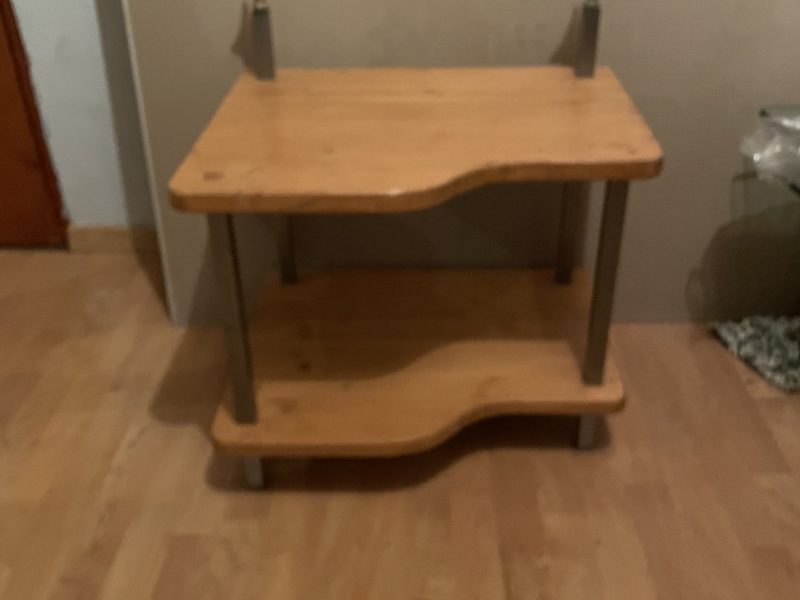 Massives BDSM-Edelstahlbett inkl. Nachttische