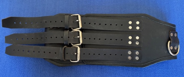 Leder Bondage Gürtel Extrabreit mit seitlichen und Zentraler Öse