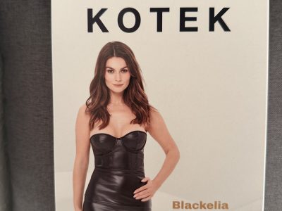 KOTEK Blackelia Kleid – Schwarz (L/XL)
