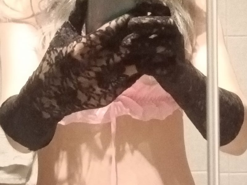 Ein devoter Mann sucht eine dominante Frau für eine FLR Beziehung ohne finanzielles Interesse......!!