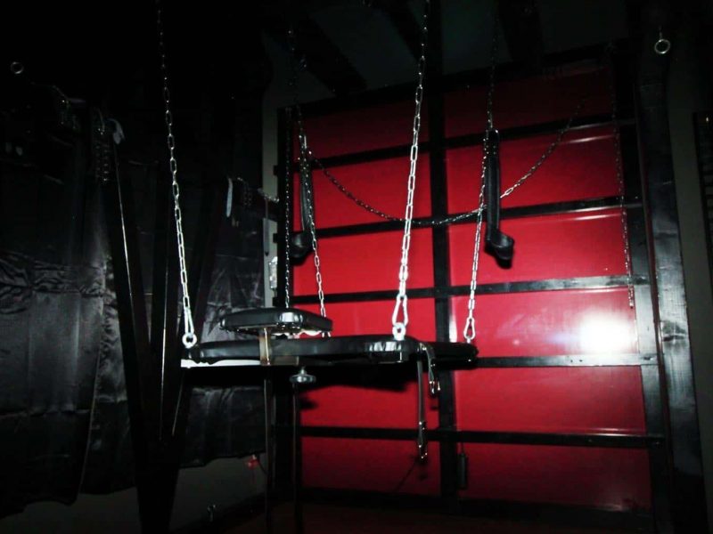 Herr sucht devote Frau (Langzeit u. Regelmäßig) für BDSM Sessions