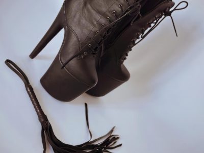 Domina sucht ein Sklave