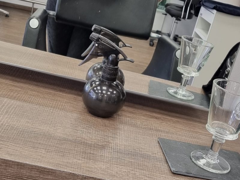 Junge, verwöhnte Geldlady sucht solventen, langfristigen Finsub!