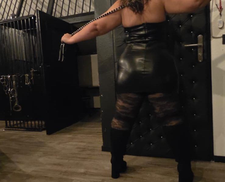 Lady Alice – Strenge, Feuer und absolute Hingabe