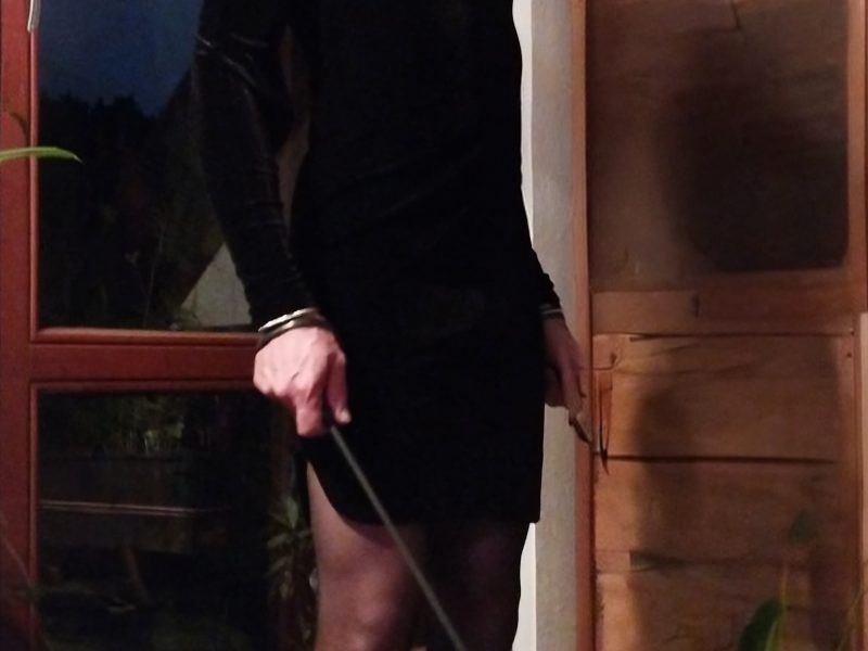 Dominante trans-Frau bietet private Treffen in Stuttgart